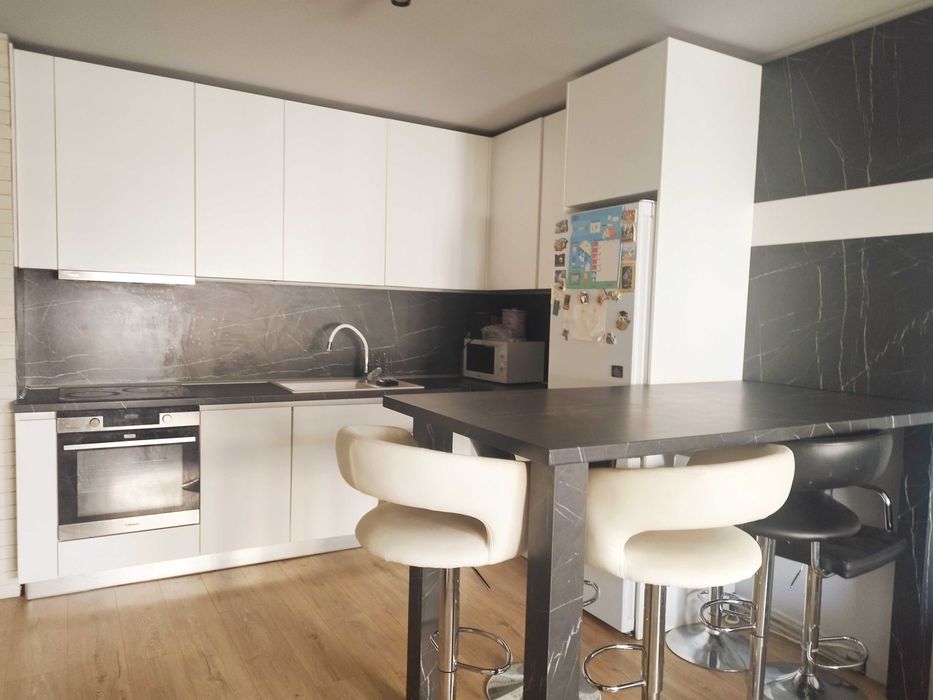 Дава се под наем Четиристаен апартамент в Перник, Изток - 110 кв.м за 611.49 € - Снимка #4