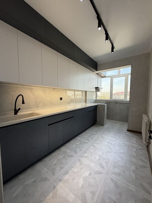 Продам  3 ком  Ц-2  Алайский ринок