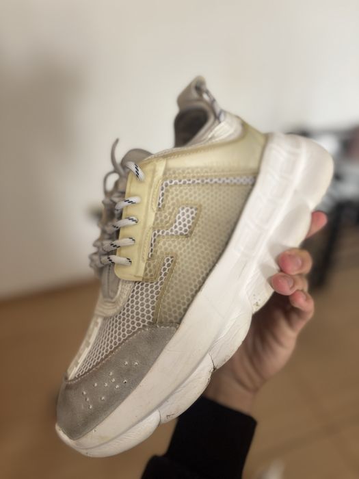 Versace chain reaction