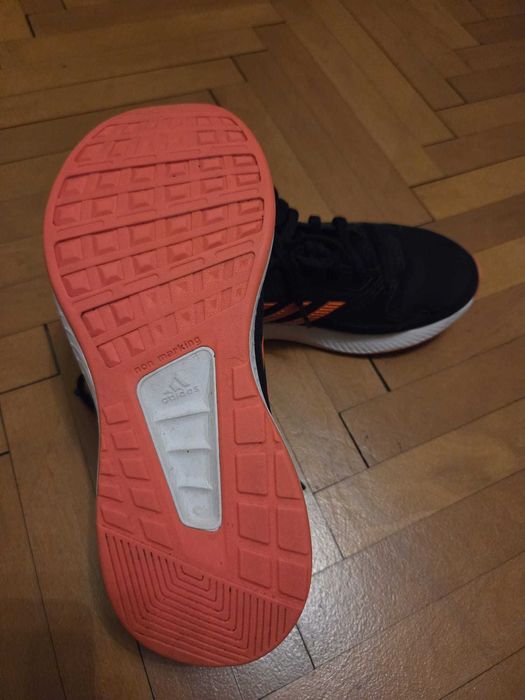 Adidas stare foarte buna