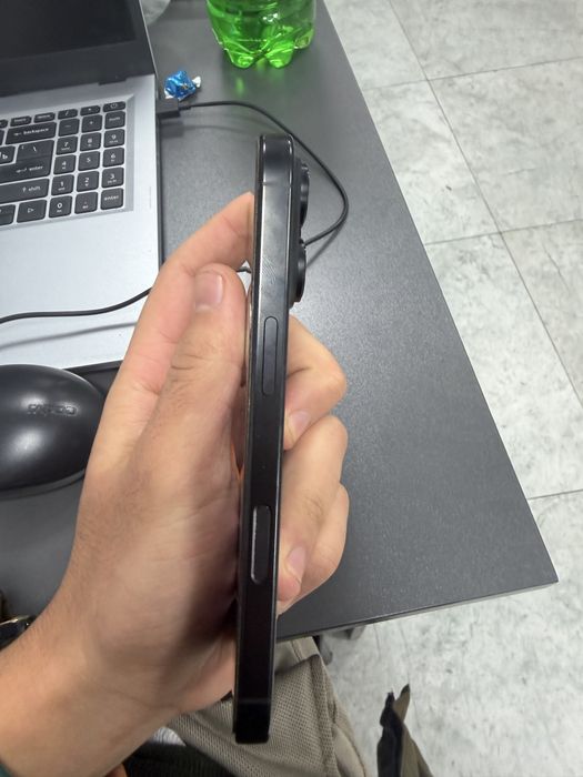 Продам Iphone 16 pro 256