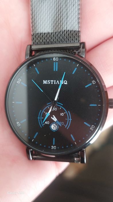 Продам абсолютно новые часы