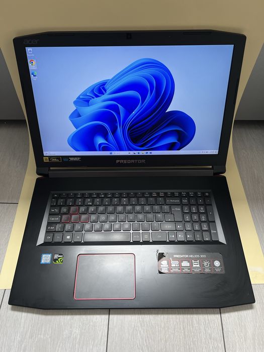 Laptop Acer Predator Helios 300 PH317-52