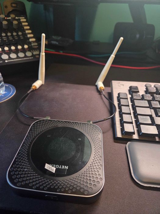 Netgear Nighthawk M1 MR1100 4G+ LTE мобилен Wi-Fi рутер