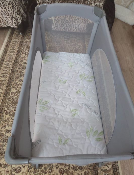 Детская кроватка манеж Joie