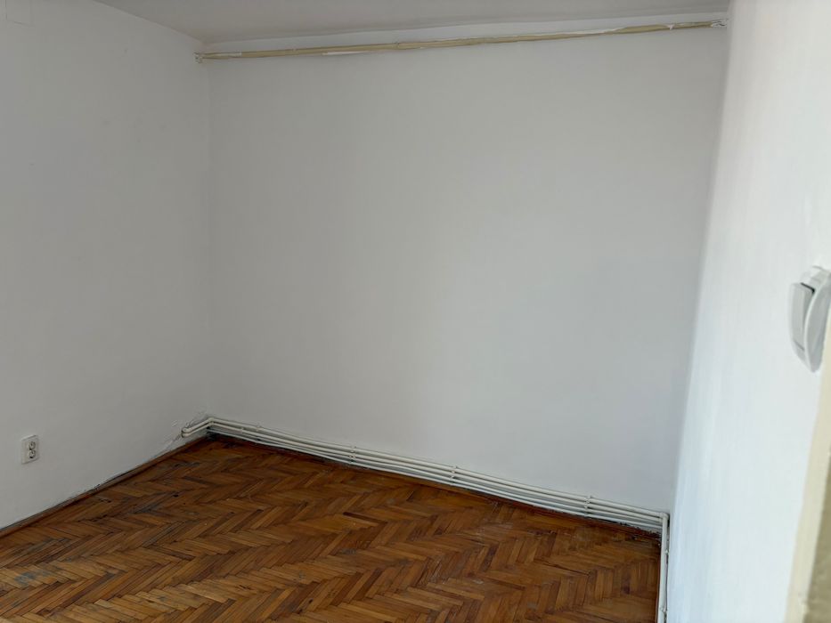 Garsoniera de vânzare