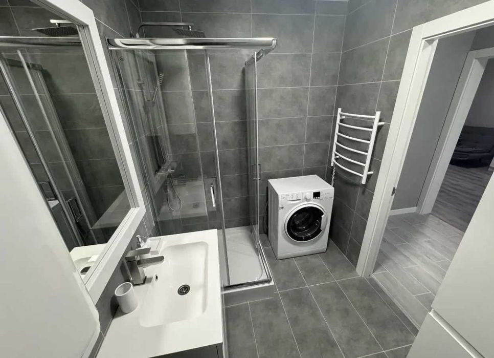 Дава се под наем Двустаен апартамент в София, Център - 56 кв.м за 357 € - Снимка #1