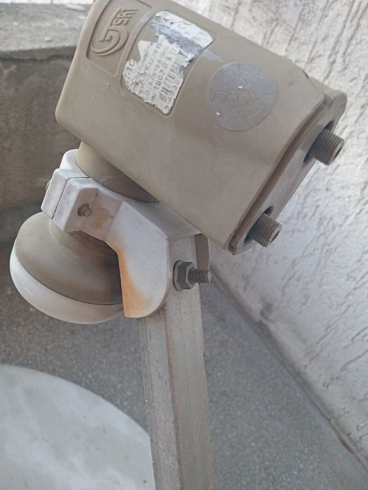 Сателитна антена Булсатком с двоен конвертор