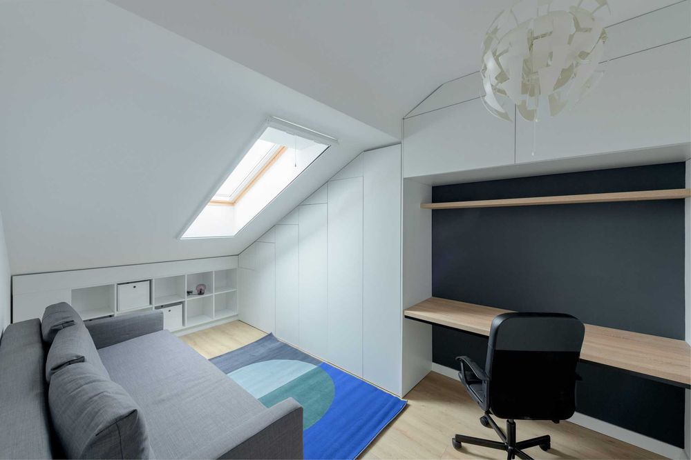Proprietar inchiriez apartament cu 3 camere(din 01.08.2026)