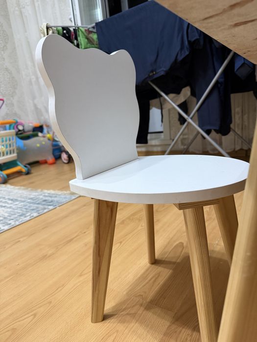 Детский стол со стулями