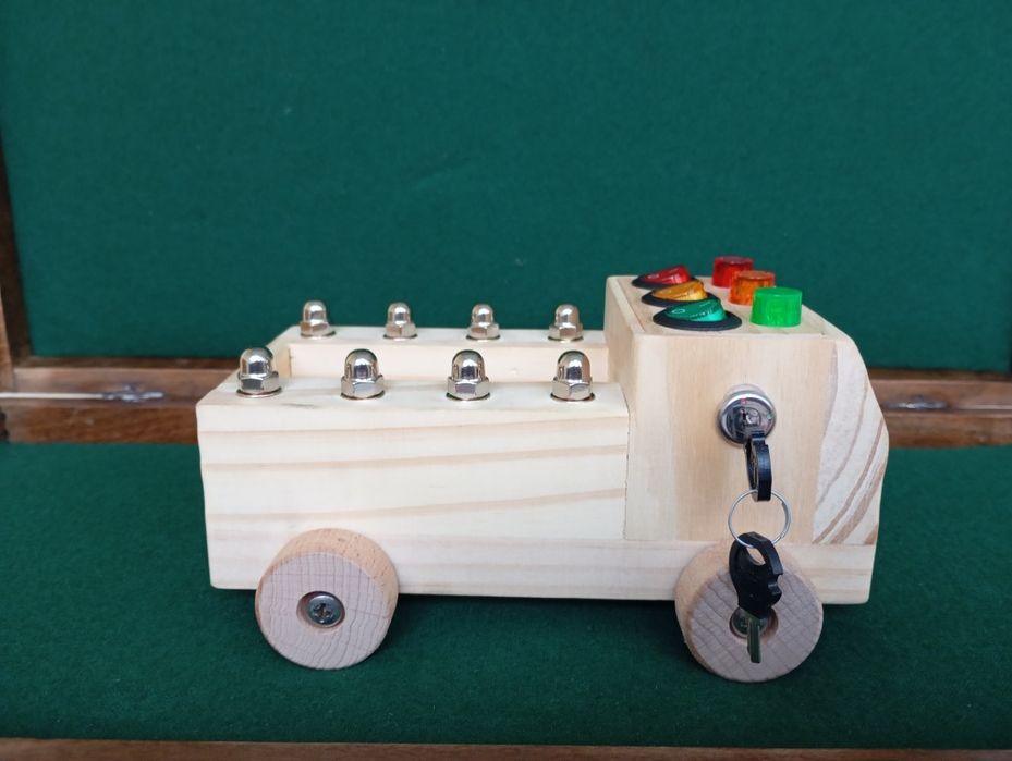 Дървено Камионче