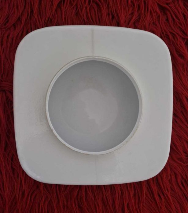 Бяла стъклена плафониера