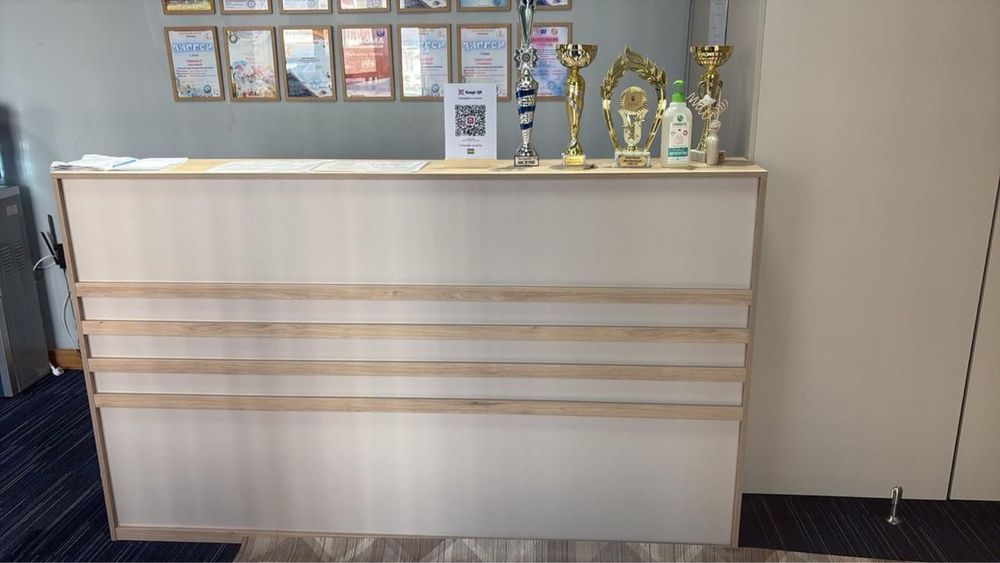 Продам шкаф и ресепшн