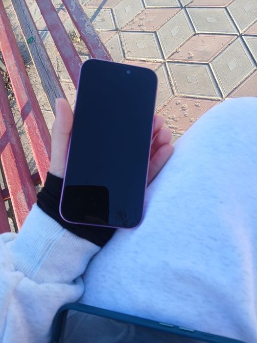 Iphone 16 в розовом цвете