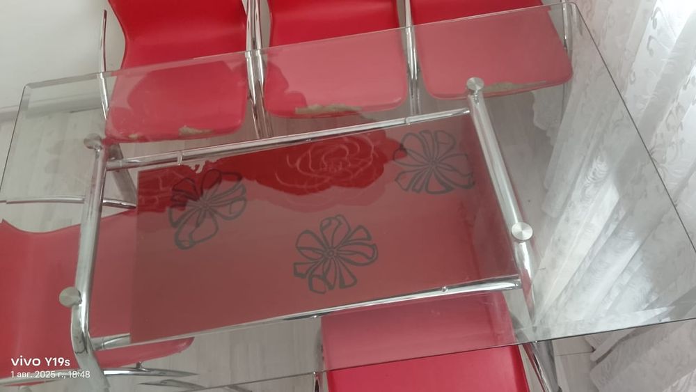 Продаю Стол и стулья