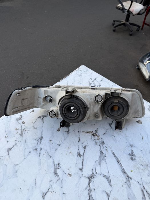 Левая фара на Honda Civic 4