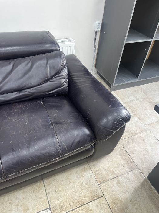 Продам кожаный диван