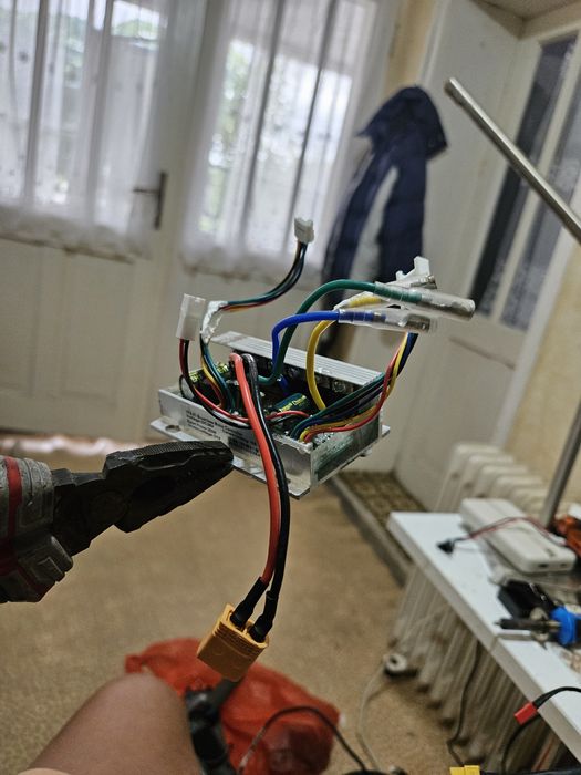 Части за скутер 36 волта 350 вата не работещ мотор