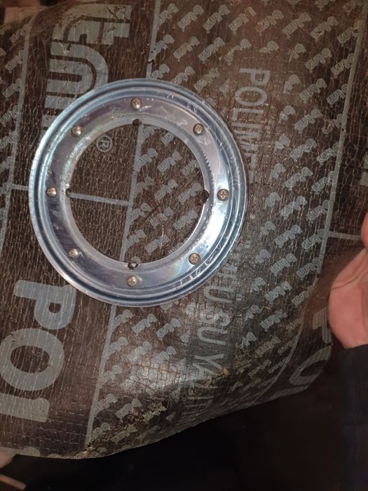 Gura de scurgere pentru terasa cu manseta integrata din bitum pentru a