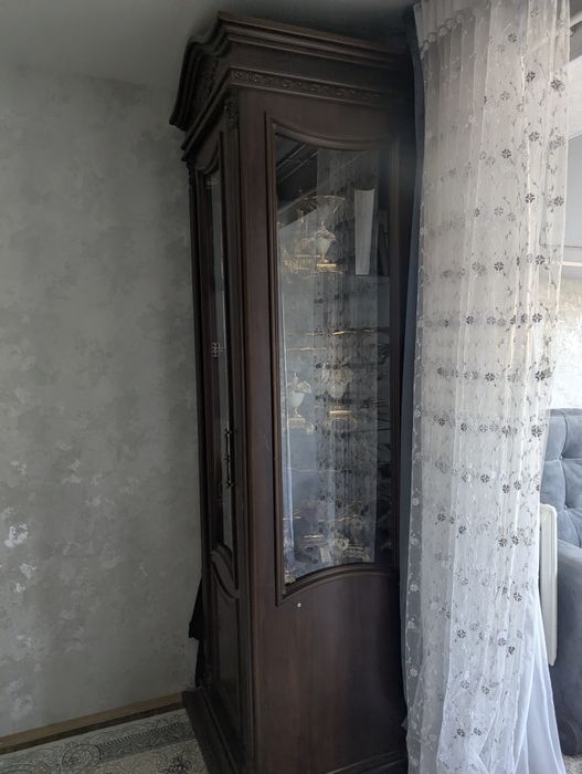 Шкаф для зала в хорошем состоянии