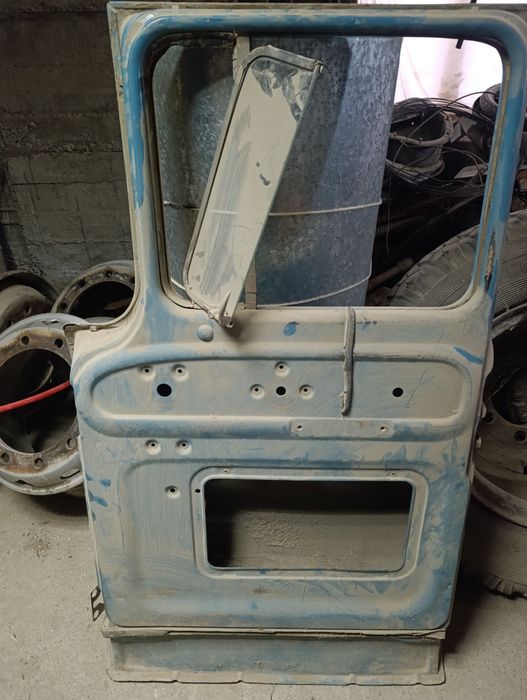 ЗИЛ эшик сотилади