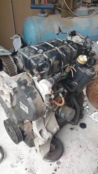 Motor echipat cu pompa și injectoare Suzuki Grand Vitara 1.9 DDiS F9Q