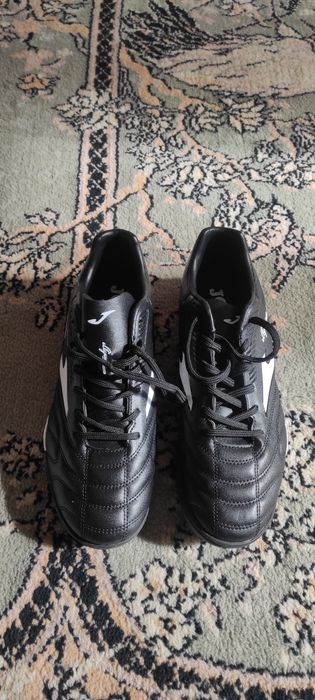 Кроссовки (сороконожки)