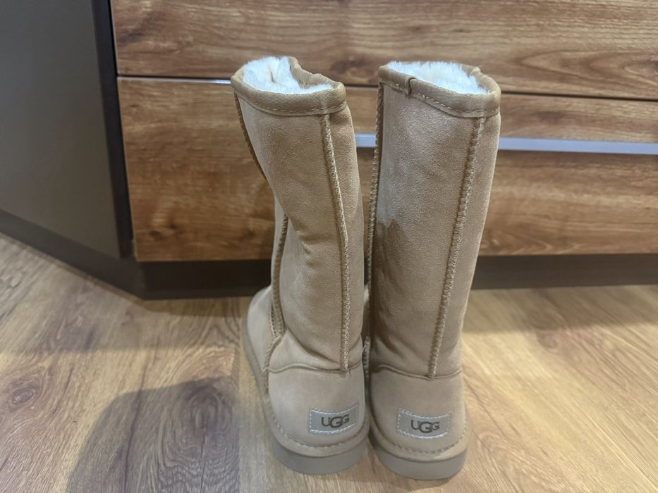 Зимни ботуши UGG