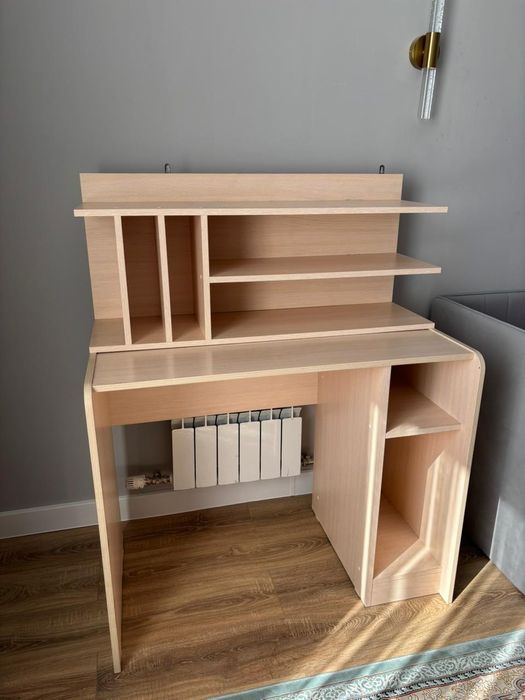 Писменный (компьютерный) стол