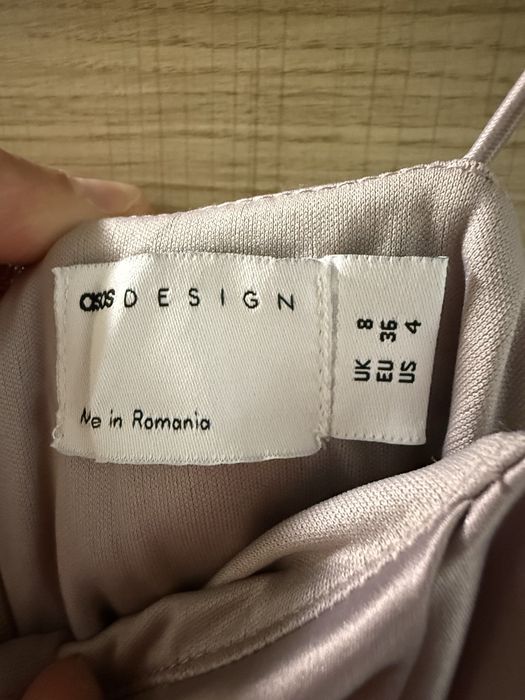 Коктейлна рокля Asos