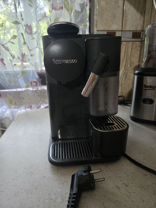 Aparat de cafea Nespresso