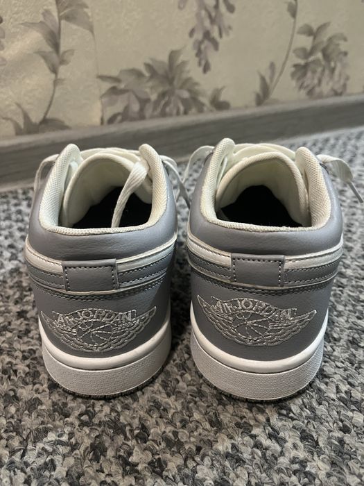 Jordan Low Grey/White