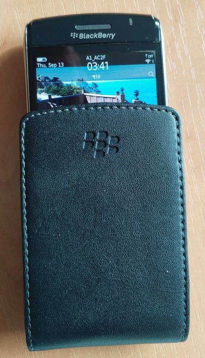 BlackBerry Bold 9700 – оригинален телефон с кутия и калъф