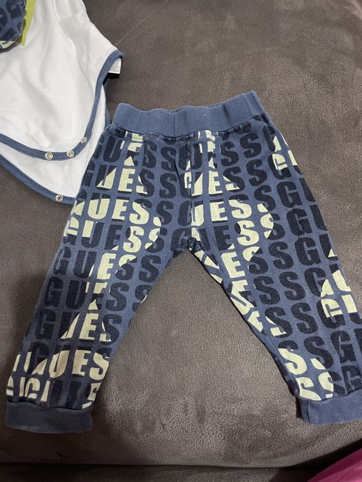 Бебешки екип на Guess