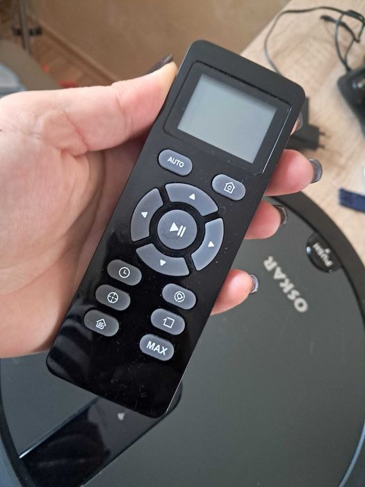 Прахосмукачка робот Oskar