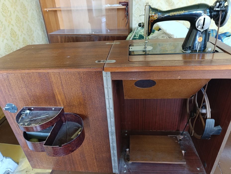 Крачна шевна машина