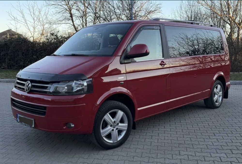 DE INCHIRIAT duba Vw Caravelle 8+1 locuri (se conduce cu categoria B)