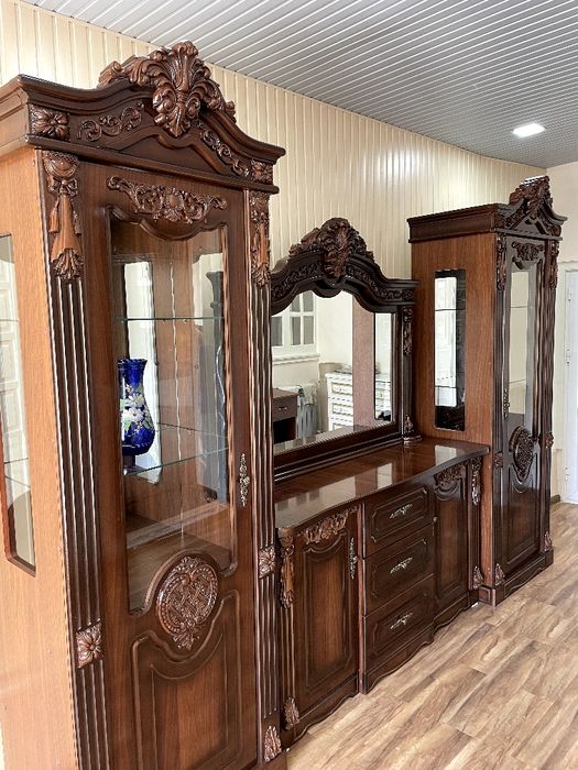 Mebel va Penal kamod sotiladi. (Yangi)