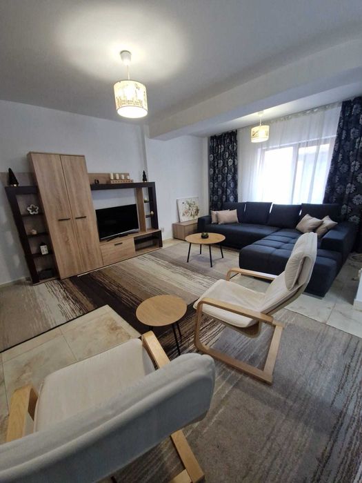 Apartament cu 2 camere, 2 balcoane, 3 zone de dormit - 450 euro