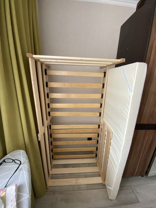 Кровать детская с матрацом