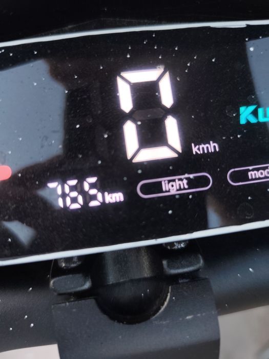 Kukirin g2 îl am de doua luni 750km reali îl vând deoarece vr sa îmi iau ceva mai puterninc