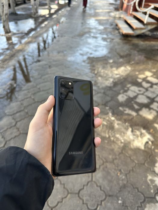 Продам samsung s10 lite