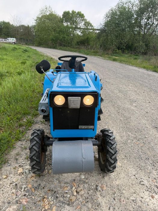 Tractor japonez Mitsubishi D1300