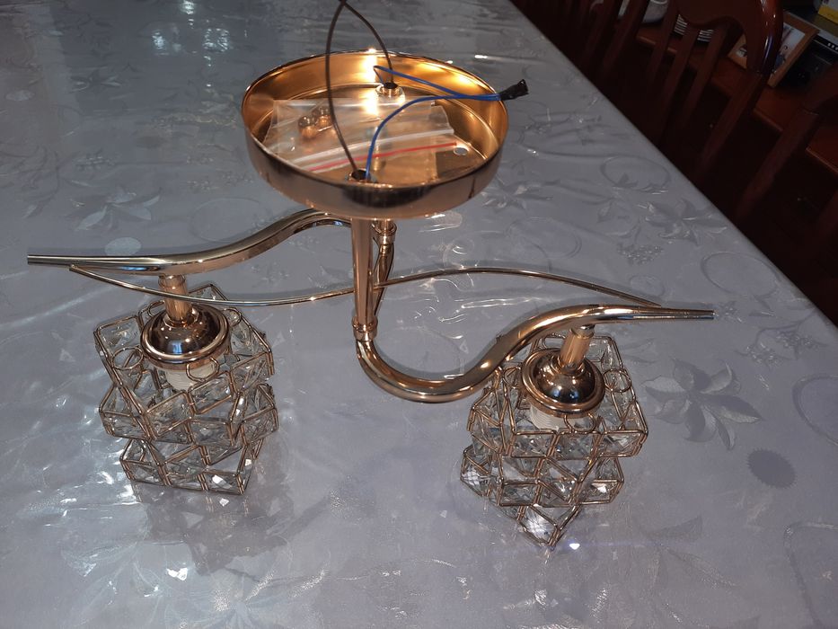 Люстра новая,  красивая