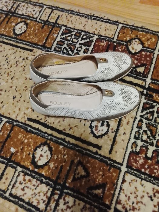 Отдам даром  туфли