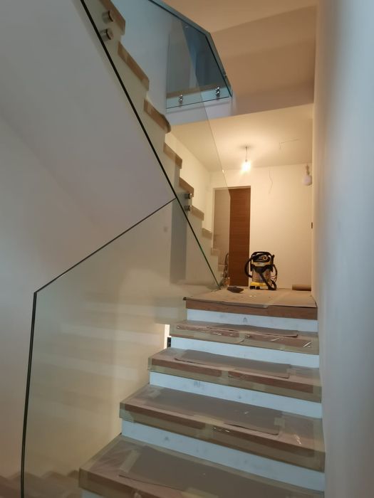 Ultra modern! Balustrade din sticla securizata!
