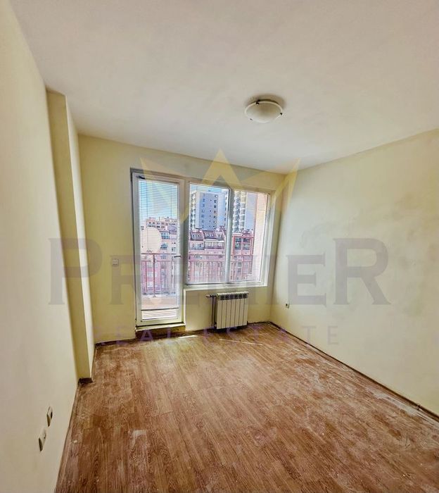 Продава се Тристаен апартамент в Варна, Възраждане 1 - 90 кв.м за 1667 €/кв.м - Снимка #4