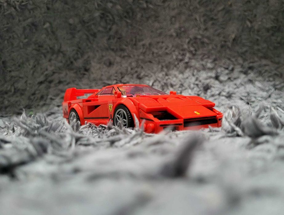 Set de constructie LEGO® Speed Champions - Supercar Ferrari F40, 318 piese