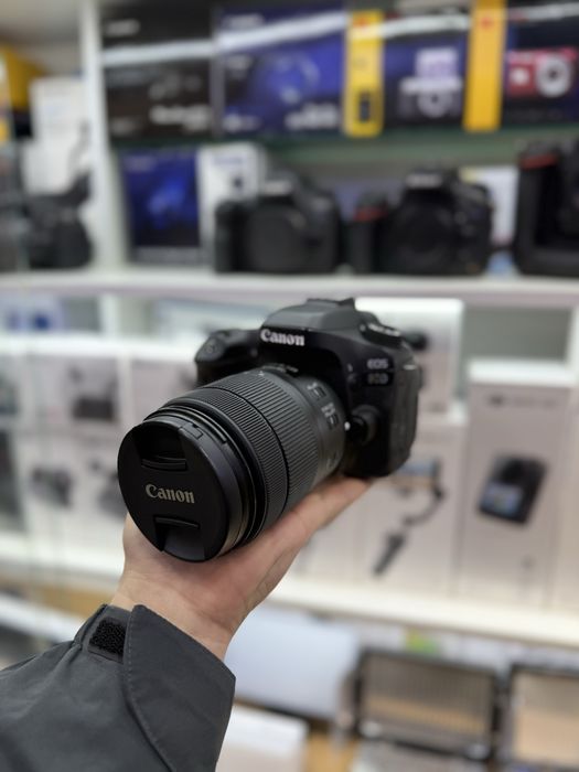 Canon eos 80 D + 18-135 mm f1.8 USM