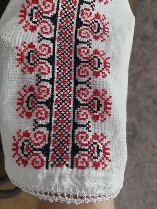 Ie romaneasca traditionala